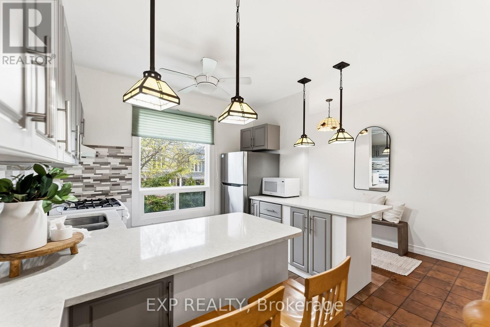 302 Bain Avenue, Toronto, Ontario  M4J 1B8 - Photo 15 - E13076560