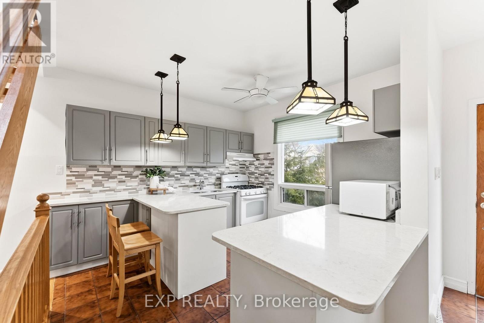 302 Bain Avenue, Toronto, Ontario  M4J 1B8 - Photo 17 - E13076560
