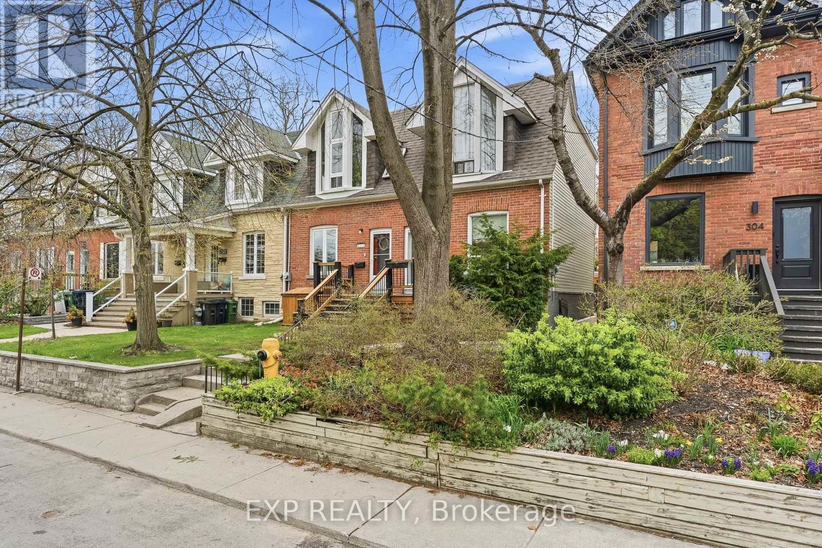 302 Bain Avenue, Toronto, Ontario  M4J 1B8 - Photo 2 - E13076560
