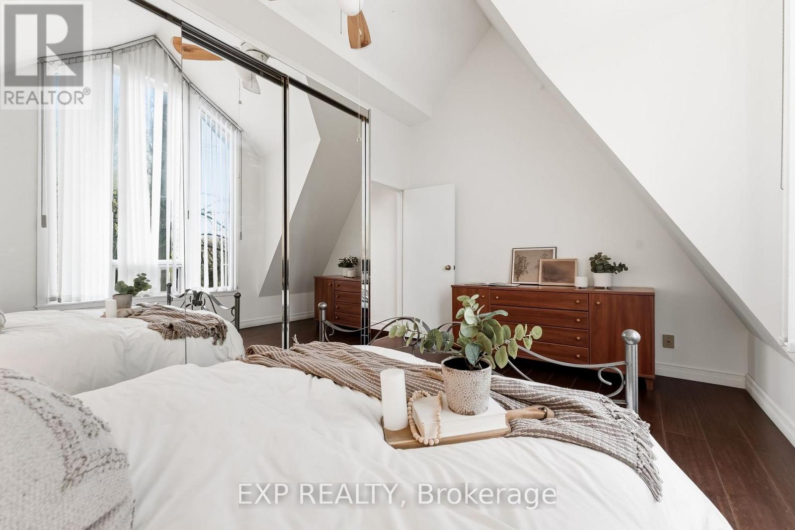 302 Bain Avenue, Toronto, Ontario  M4J 1B8 - Photo 20 - E13076560
