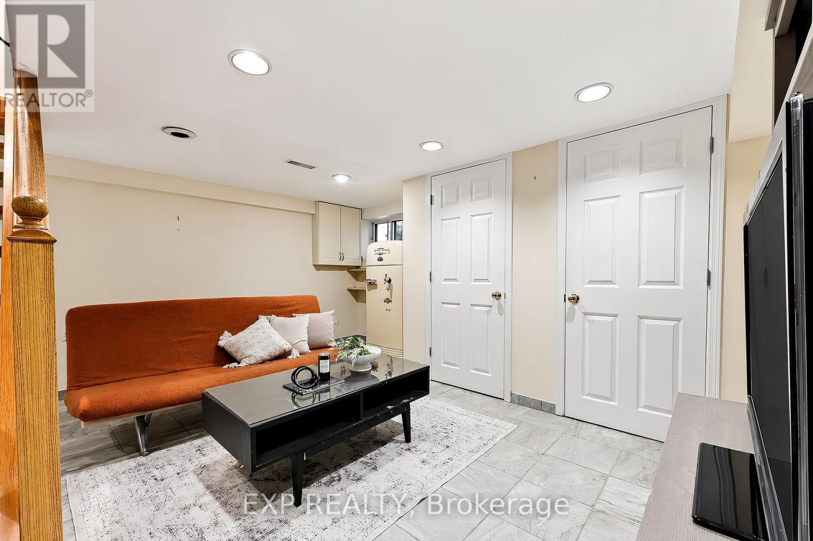 302 Bain Avenue, Toronto, Ontario  M4J 1B8 - Photo 25 - E13076560