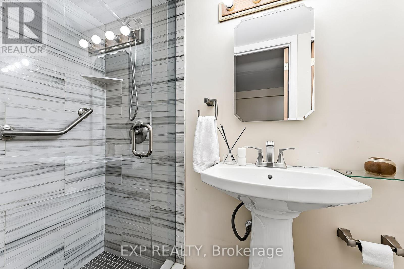 302 Bain Avenue, Toronto, Ontario  M4J 1B8 - Photo 29 - E13076560