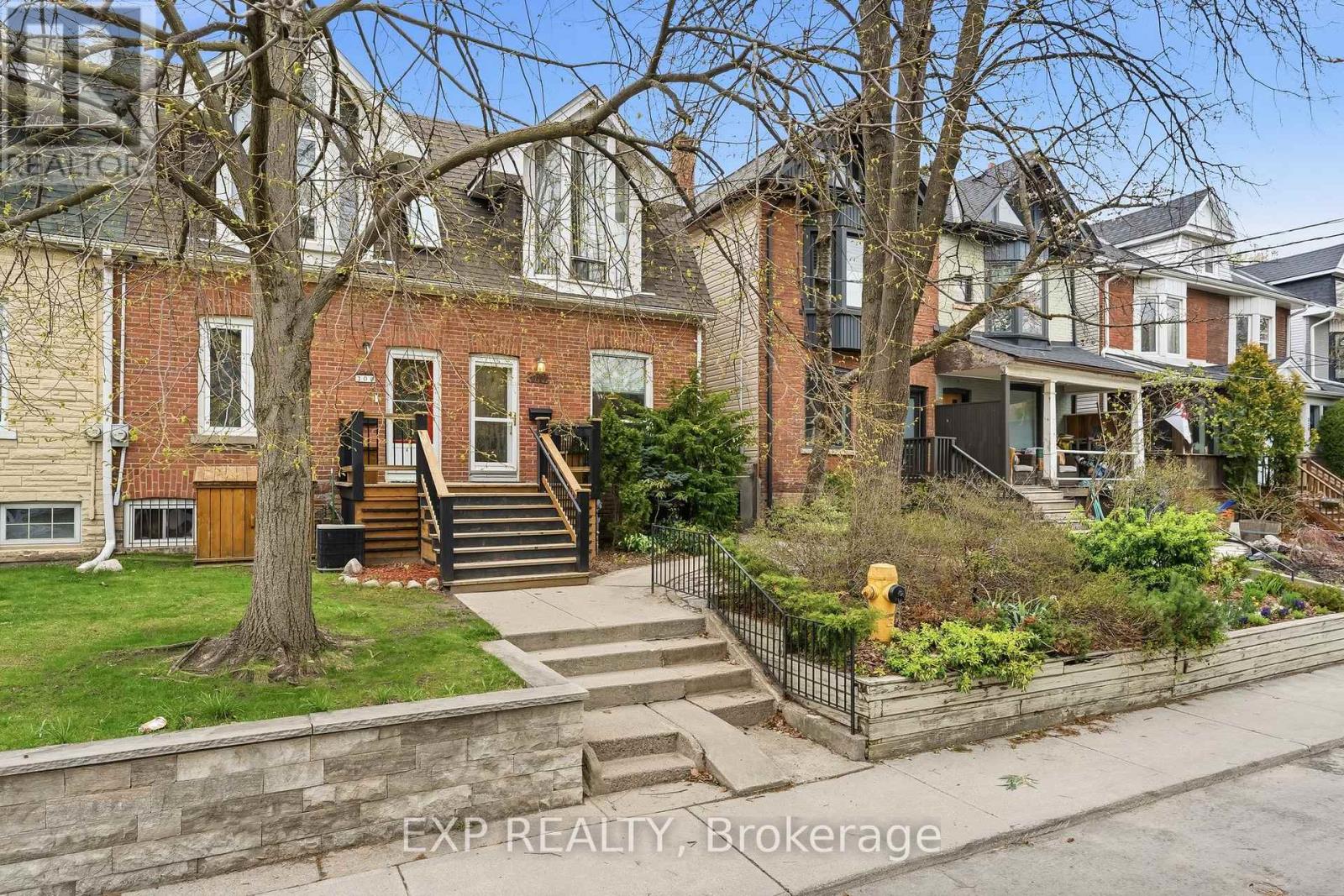 302 Bain Avenue, Toronto, Ontario  M4J 1B8 - Photo 3 - E13076560