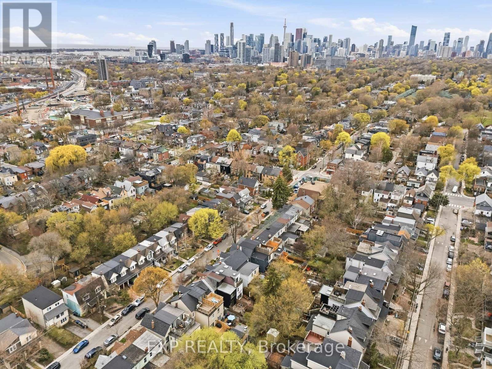 302 Bain Avenue, Toronto, Ontario  M4J 1B8 - Photo 5 - E13076560