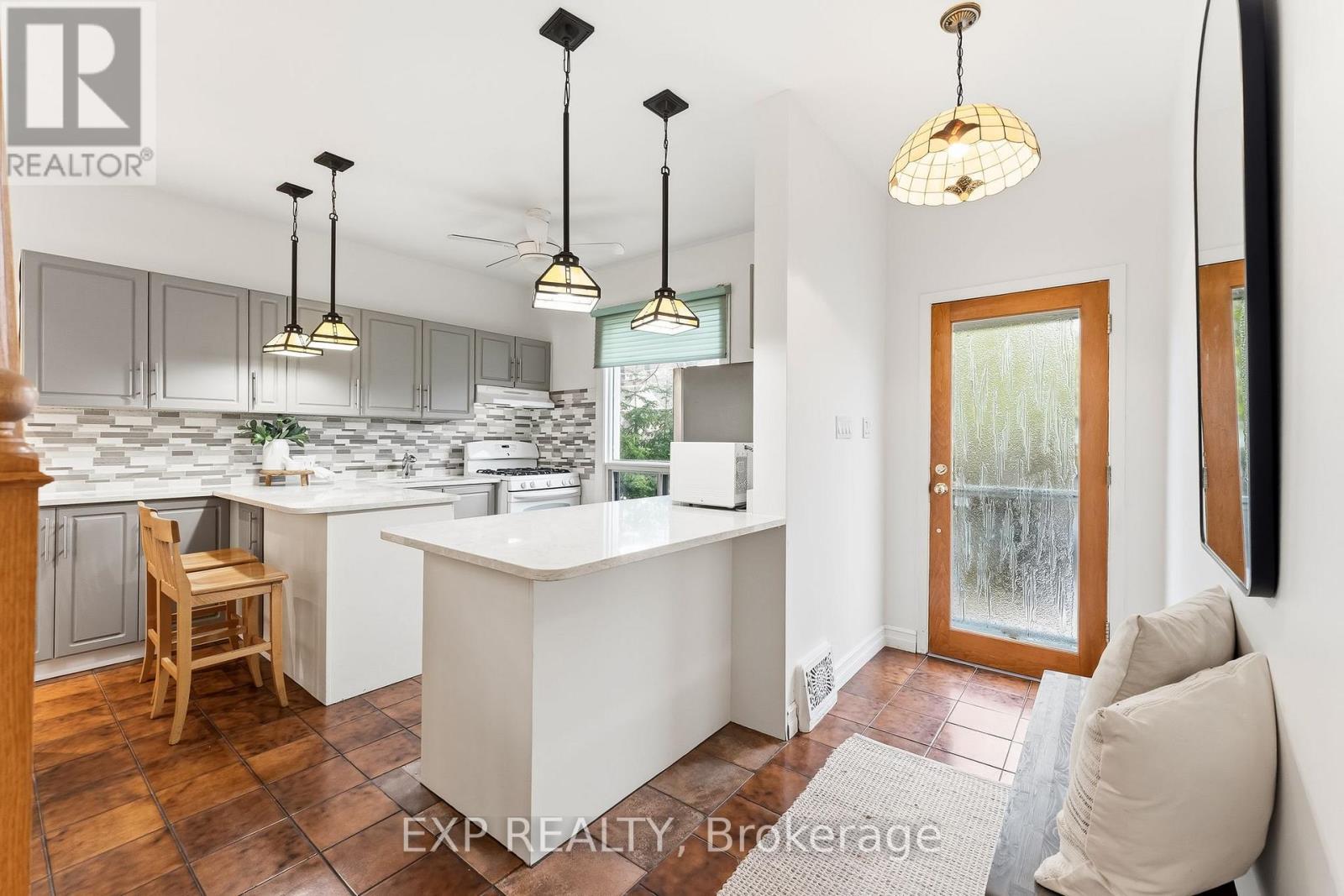 302 Bain Avenue, Toronto, Ontario  M4J 1B8 - Photo 8 - E13076560
