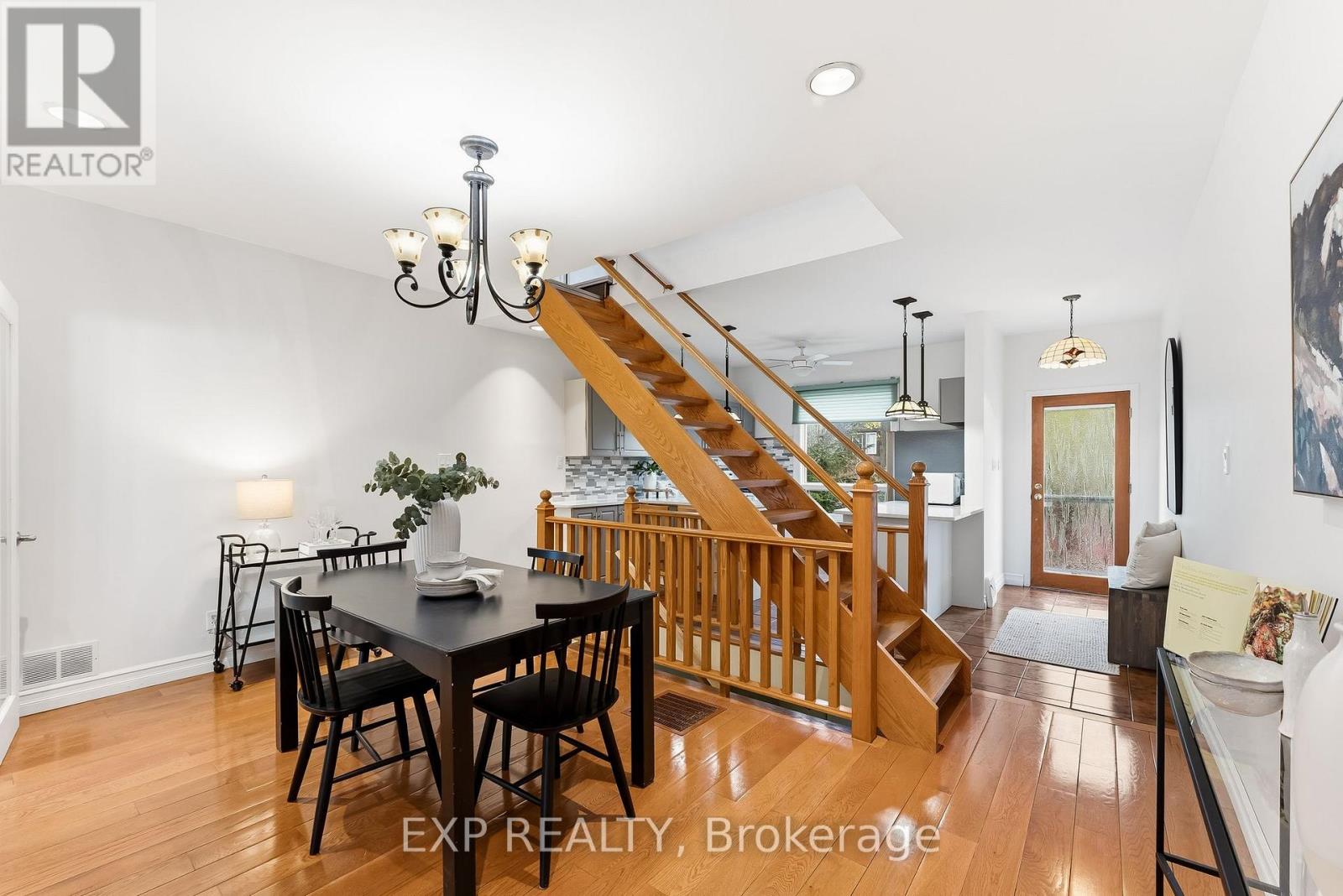 302 Bain Avenue, Toronto, Ontario  M4J 1B8 - Photo 9 - E13076560
