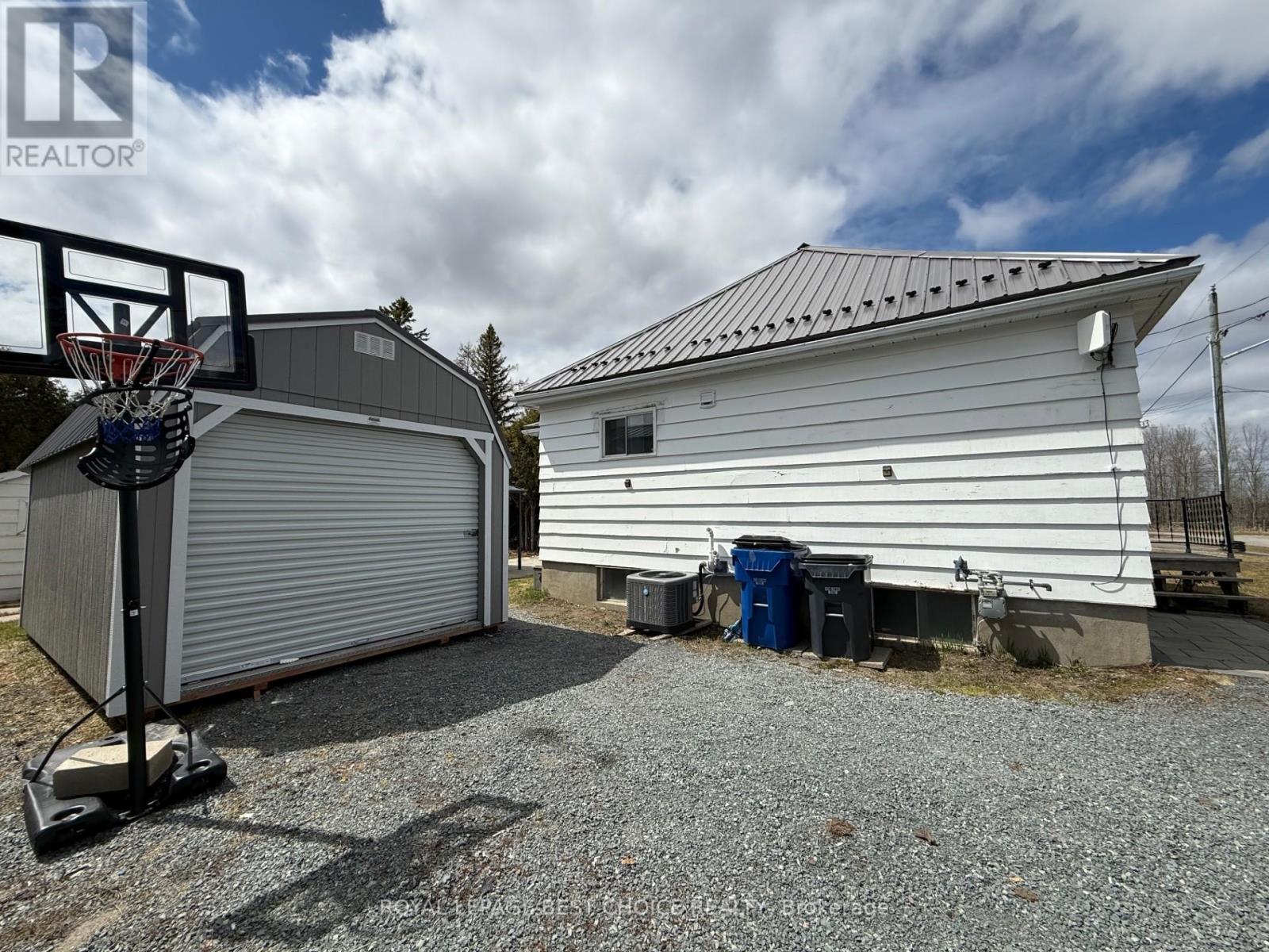 214 Haliburton Avenue W, Temiskaming Shores, Ontario  P0J 1P0 - Photo 2 - T13076460