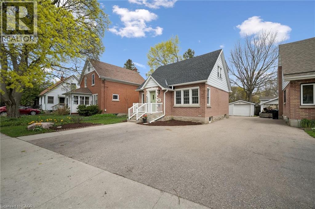 68 Pleasant Avenue, Kitchener, Ontario  N2M 4A4 - Photo 3 - 40822357