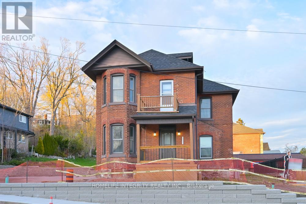 25 BERCZY STREET, Barrie, Ontario