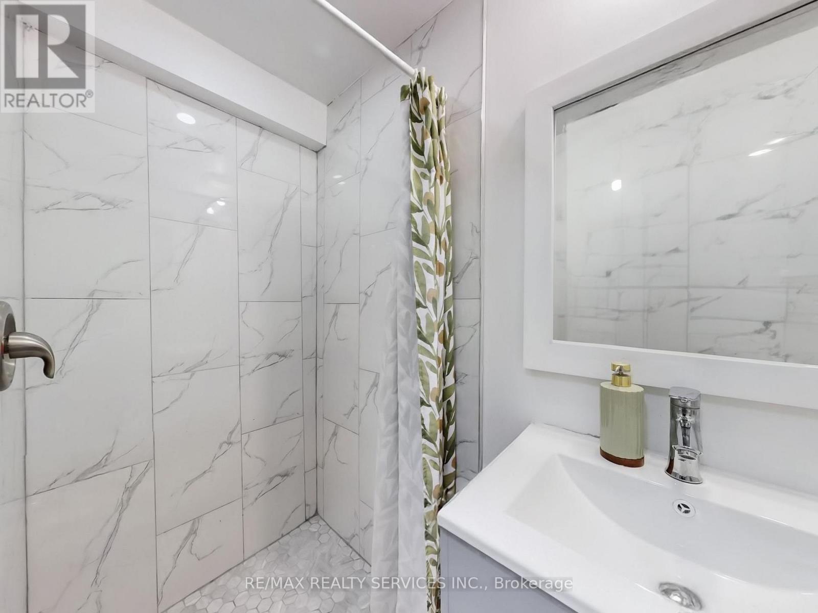 30 Haley Court, Brampton, Ontario  L6S 1N6 - Photo 30 - W12800652