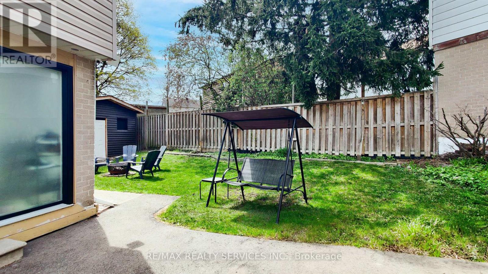30 Haley Court, Brampton, Ontario  L6S 1N6 - Photo 3 - W12800652