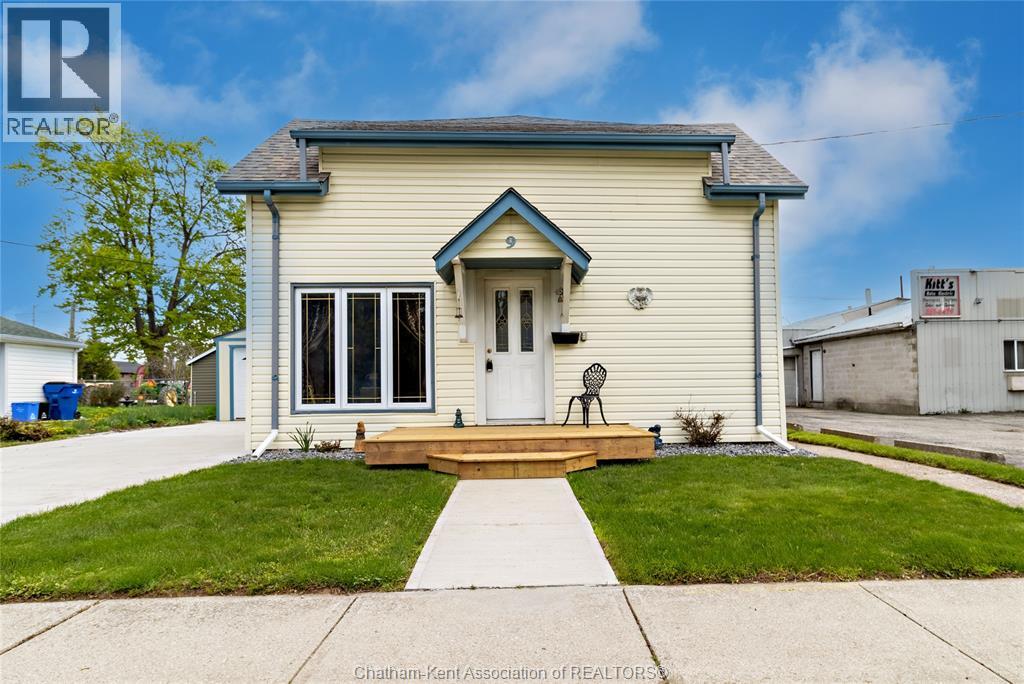 9 Woods Street, Chatham, Ontario  N7L 3P9 - Photo 2 - 26008841