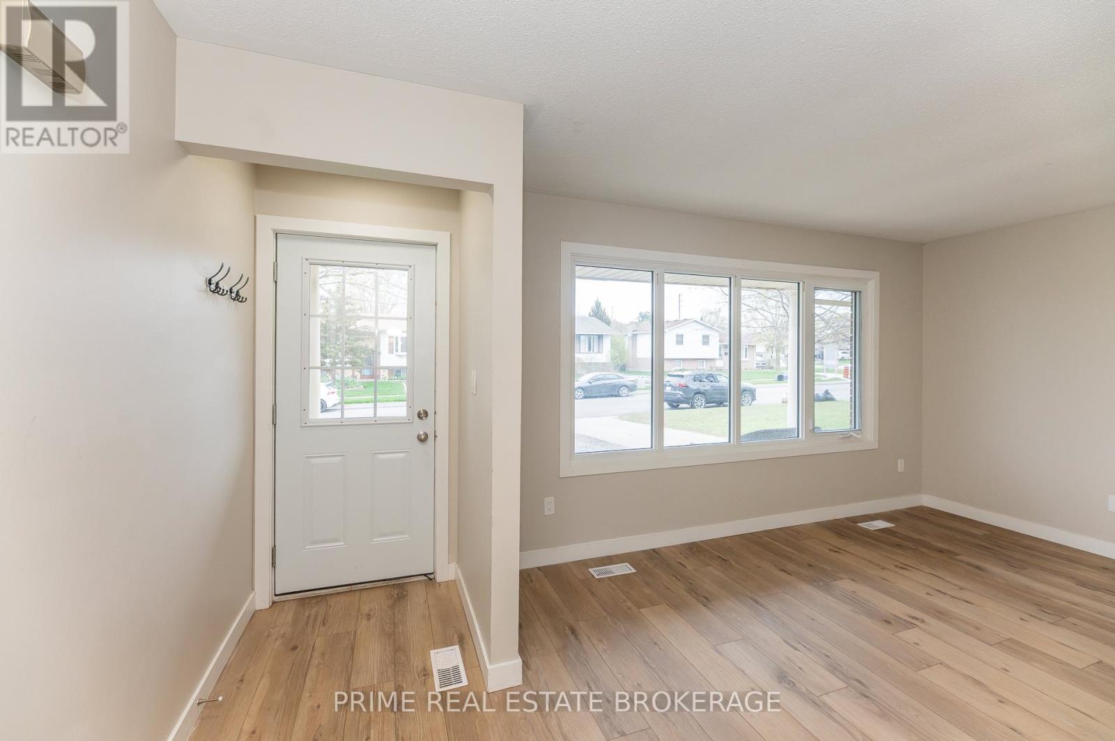 56 Leger Avenue, St. Thomas, Ontario  N5R 5P7 - Photo 10 - X13076554