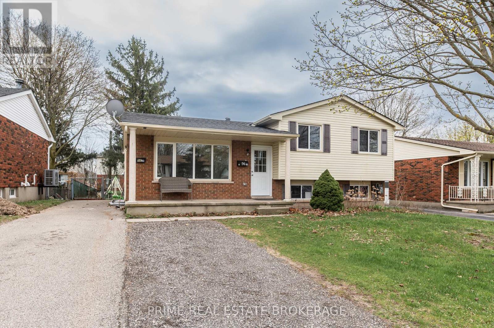 56 Leger Avenue, St. Thomas, Ontario  N5R 5P7 - Photo 3 - X13076554