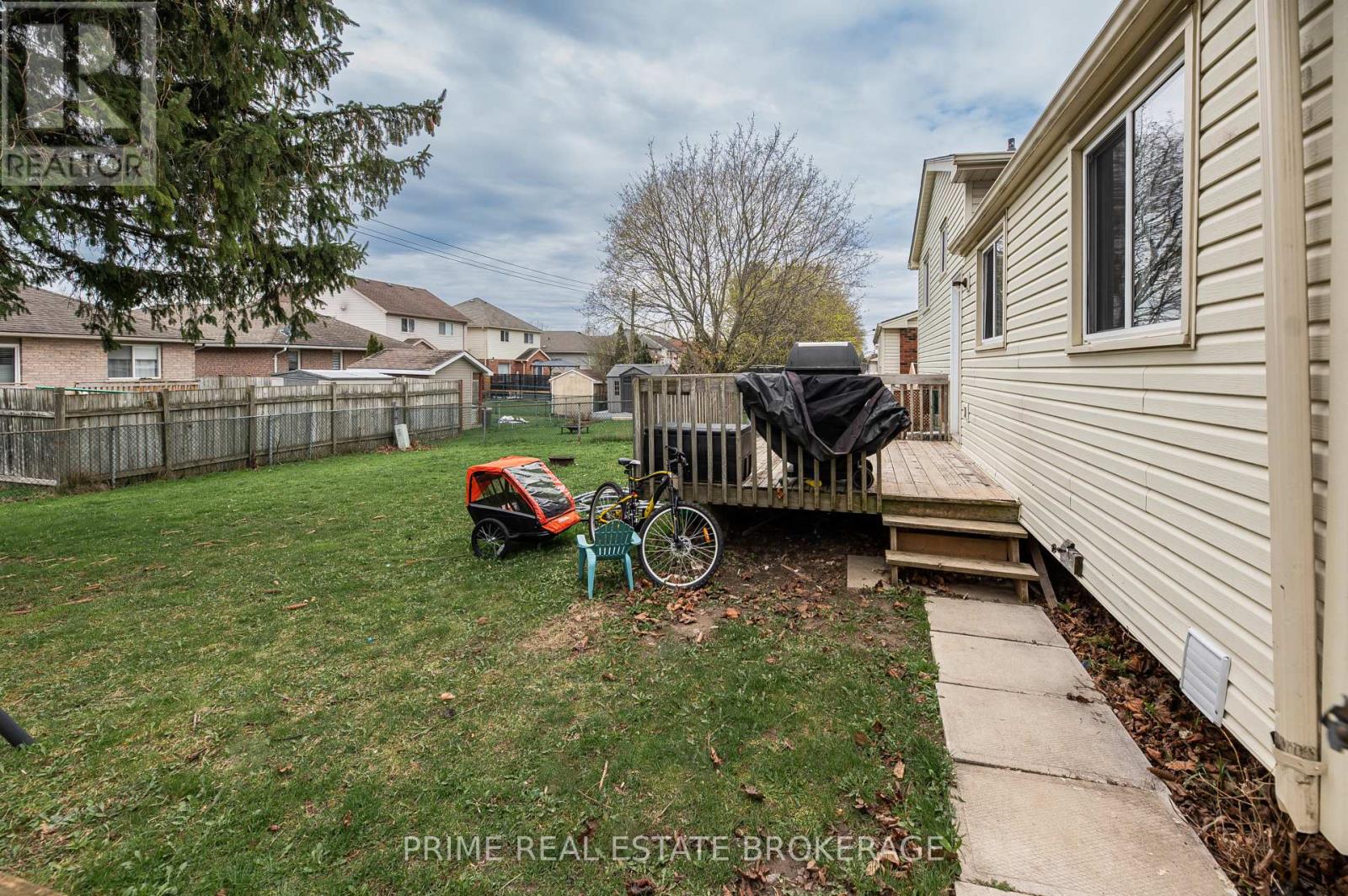 56 Leger Avenue, St. Thomas, Ontario  N5R 5P7 - Photo 4 - X13076554
