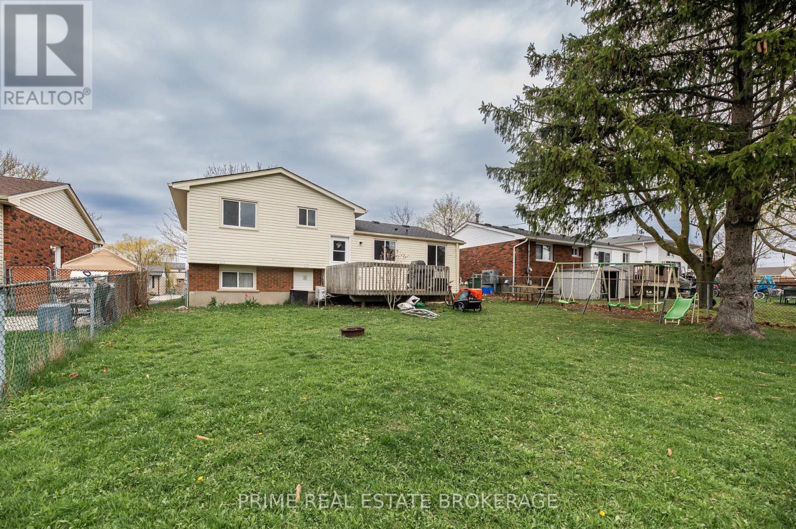 56 Leger Avenue, St. Thomas, Ontario  N5R 5P7 - Photo 8 - X13076554