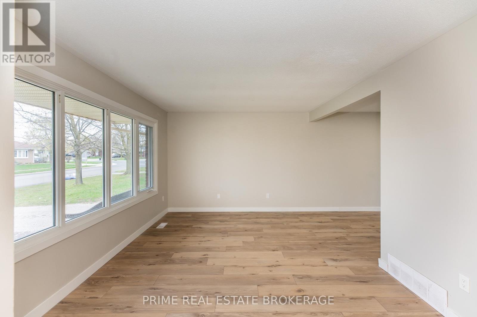 56 Leger Avenue, St. Thomas, Ontario  N5R 5P7 - Photo 9 - X13076554