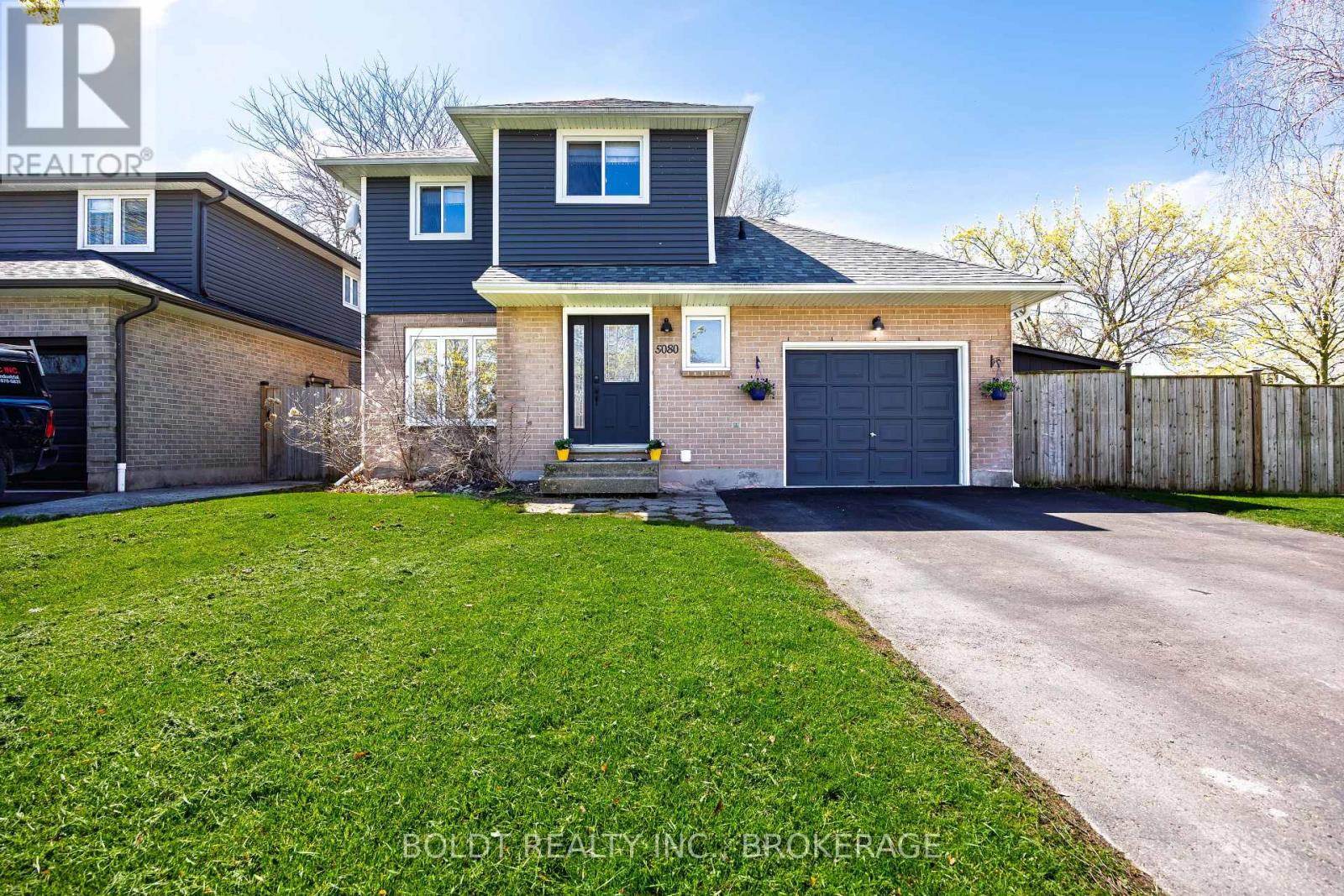 5080 Mantree Court, Lincoln, Ontario  L3J 0A8 - Photo 1 - X13076598