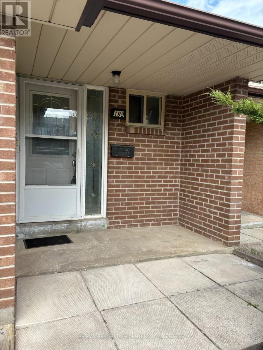 199 - 199 Baronwood Court, Brampton, Ontario  L6V 3H9 - Photo 2 - W13074192