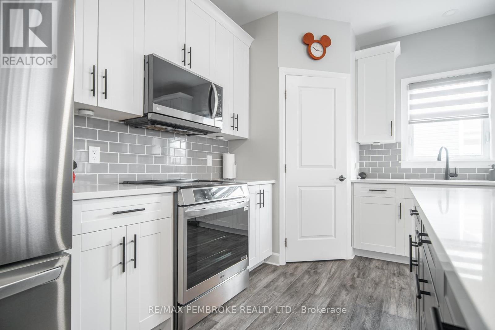 33 Durant Street, Petawawa, Ontario  K8H 0G3 - Photo 11 - X13076580