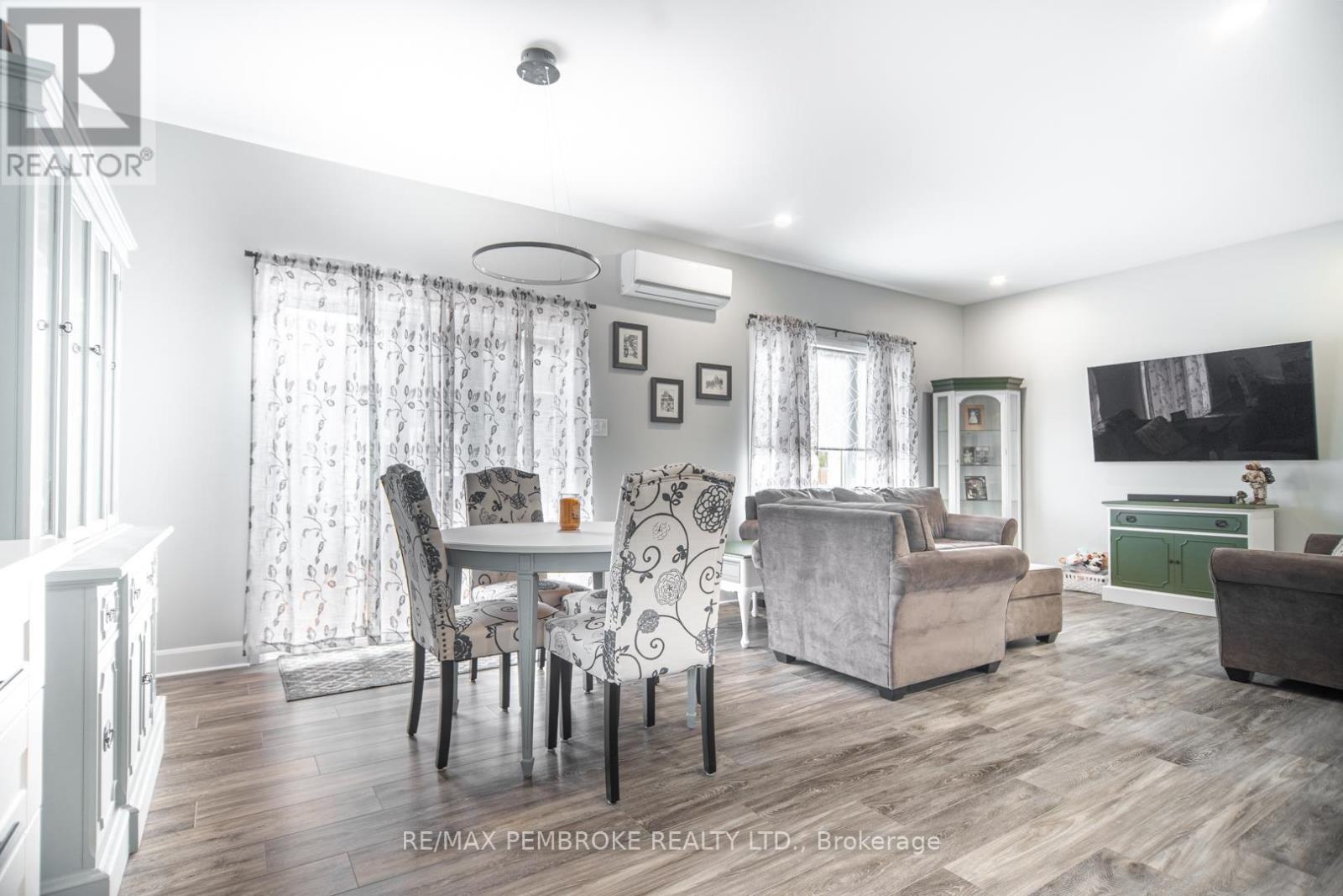 33 Durant Street, Petawawa, Ontario  K8H 0G3 - Photo 15 - X13076580