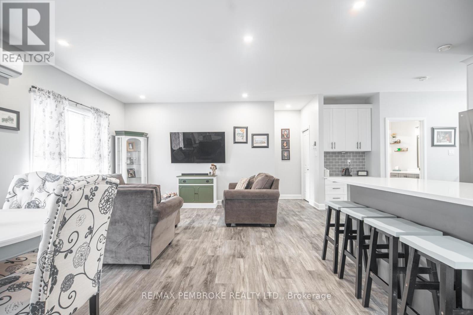 33 Durant Street, Petawawa, Ontario  K8H 0G3 - Photo 16 - X13076580