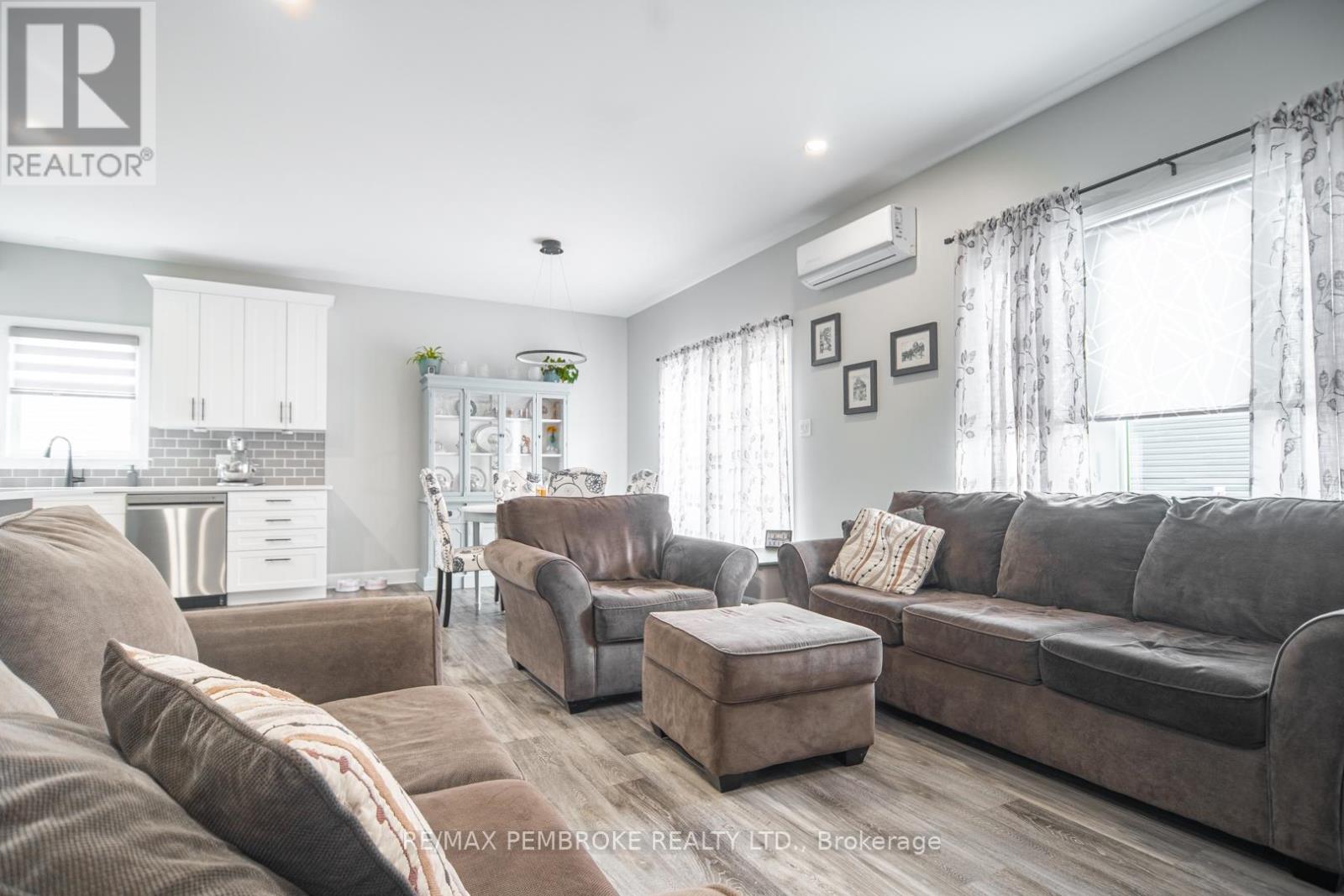 33 Durant Street, Petawawa, Ontario  K8H 0G3 - Photo 20 - X13076580
