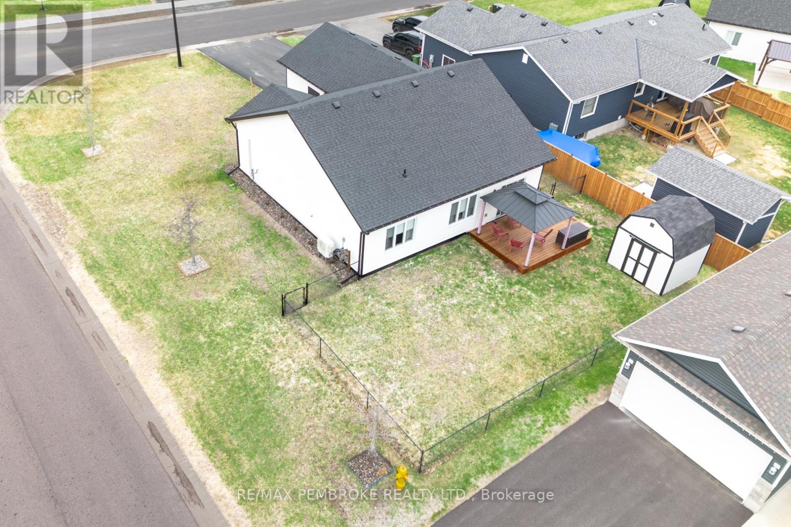 33 Durant Street, Petawawa, Ontario  K8H 0G3 - Photo 3 - X13076580