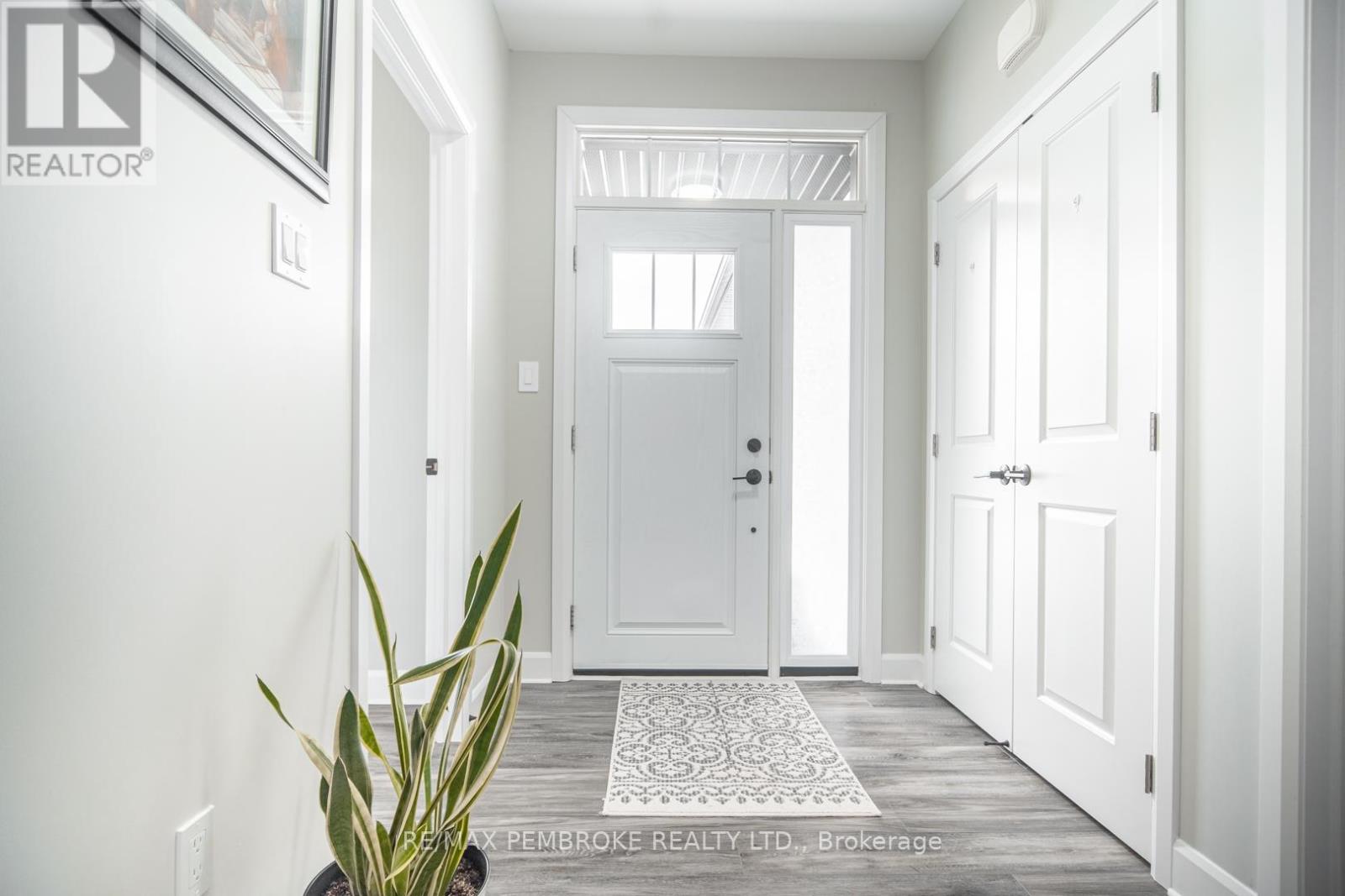 33 Durant Street, Petawawa, Ontario  K8H 0G3 - Photo 4 - X13076580