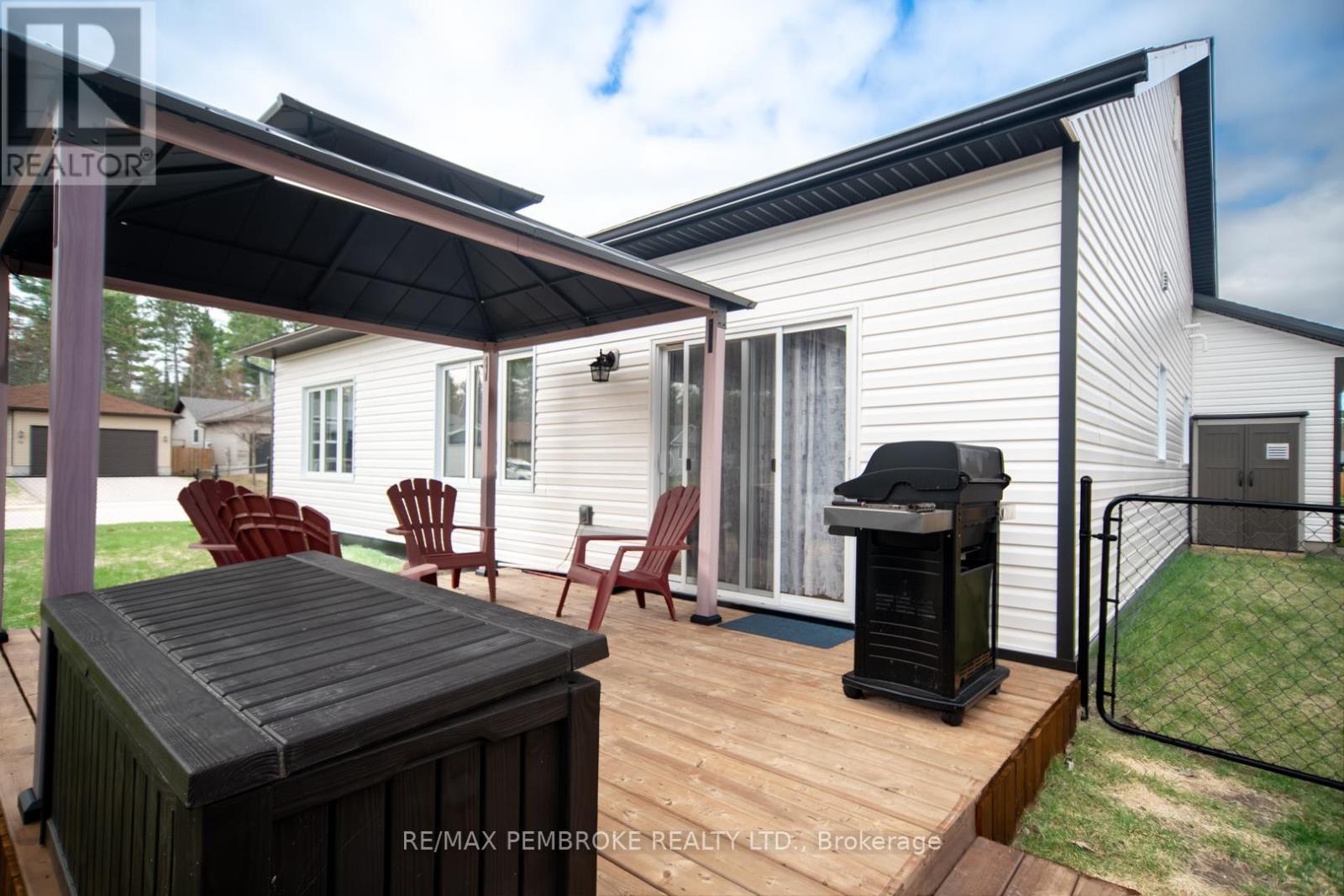 33 Durant Street, Petawawa, Ontario  K8H 0G3 - Photo 40 - X13076580