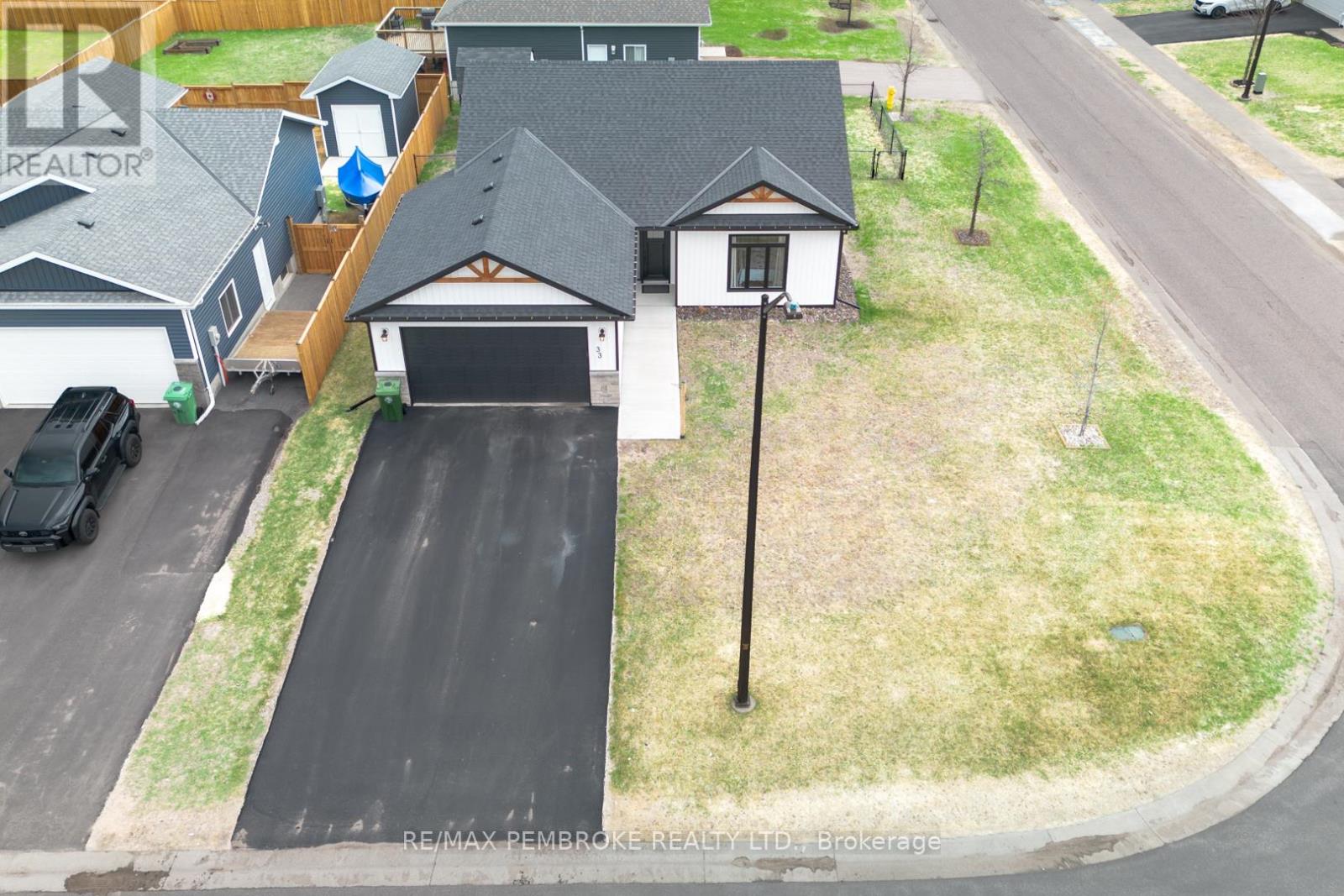 33 Durant Street, Petawawa, Ontario  K8H 0G3 - Photo 43 - X13076580