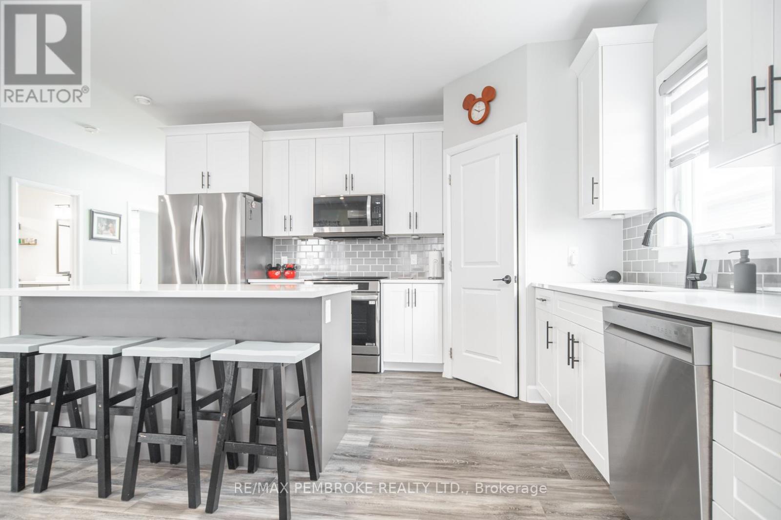 33 Durant Street, Petawawa, Ontario  K8H 0G3 - Photo 7 - X13076580