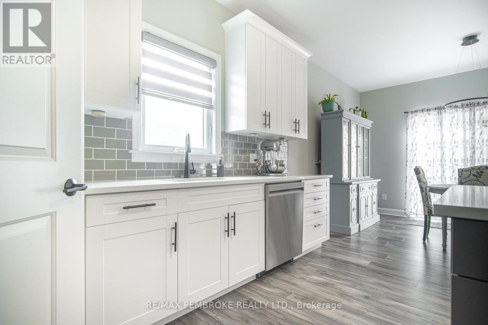 33 Durant Street, Petawawa, Ontario  K8H 0G3 - Photo 8 - X13076580