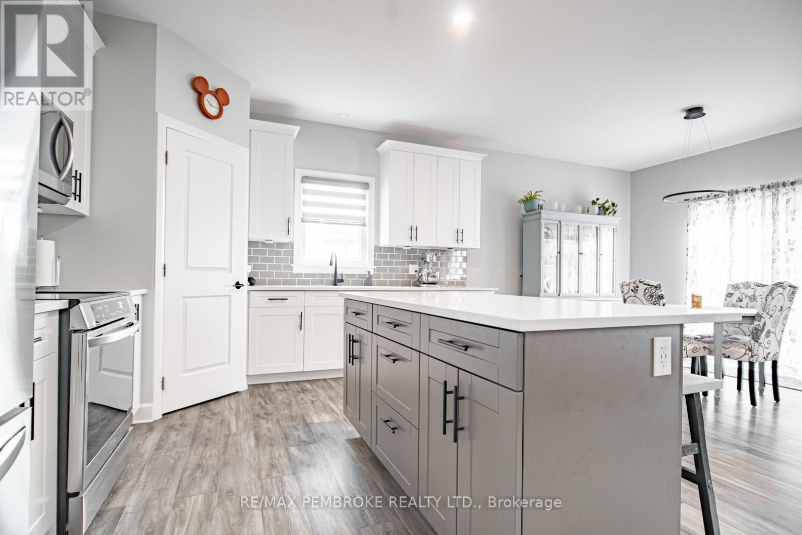33 Durant Street, Petawawa, Ontario  K8H 0G3 - Photo 9 - X13076580