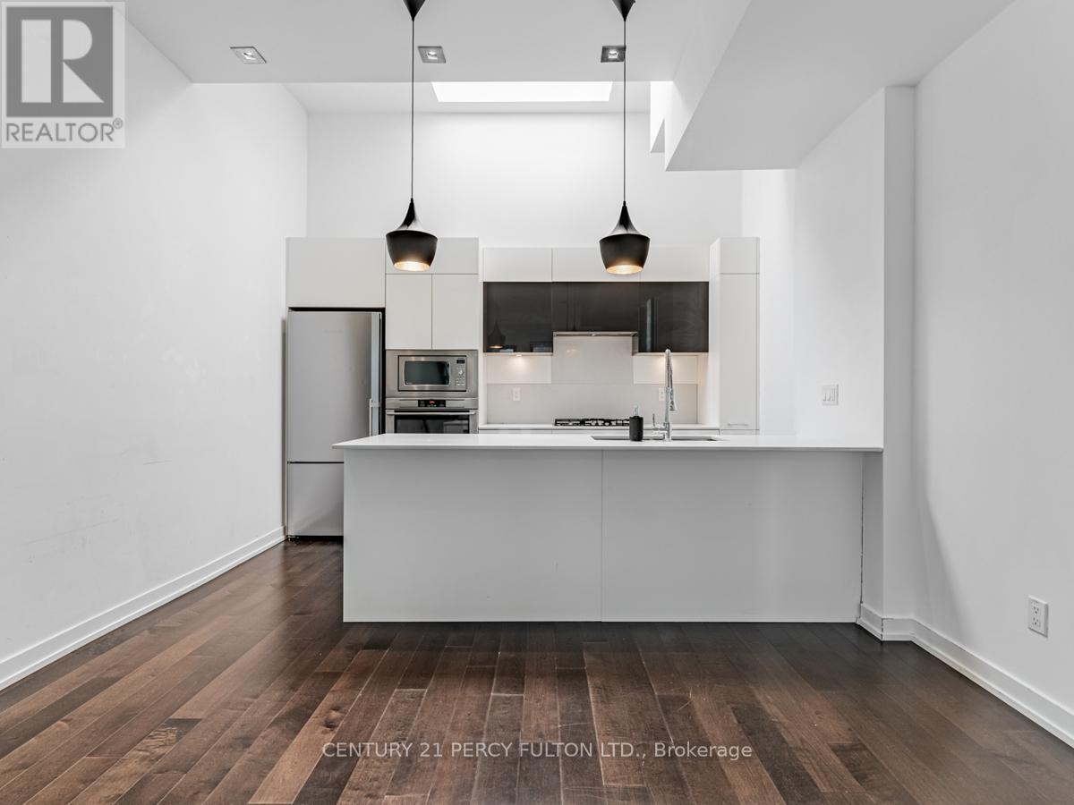 33 Achtman Lane, Toronto, Ontario  M6G 4C5 - Photo 11 - C13076490