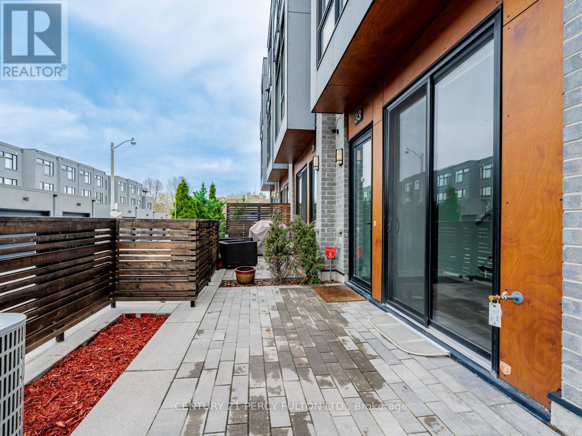33 Achtman Lane, Toronto, Ontario  M6G 4C5 - Photo 32 - C13076490
