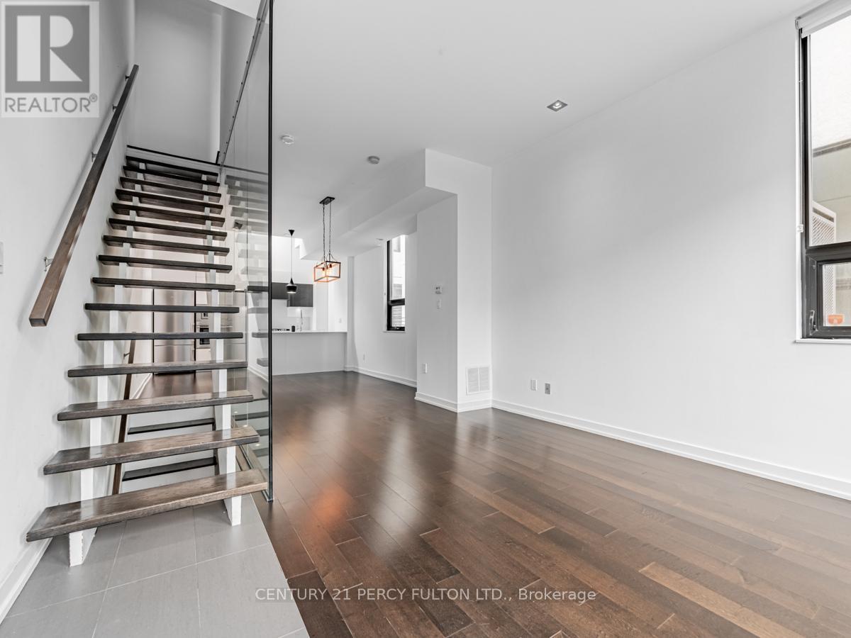 33 Achtman Lane, Toronto, Ontario  M6G 4C5 - Photo 6 - C13076490