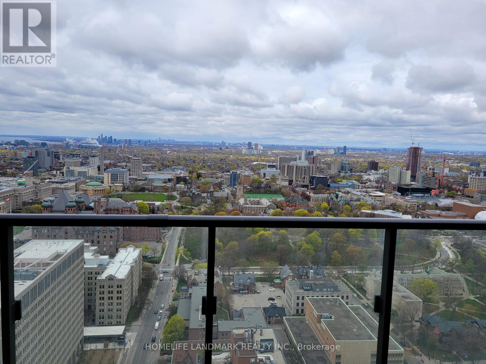 3704 - 955 BAY STREET, Toronto, Ontario