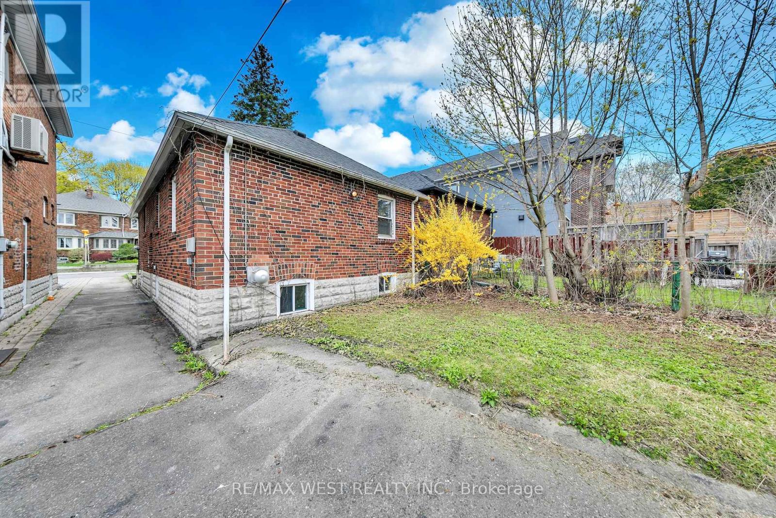 284 Fairlawn Avenue, Toronto, Ontario  M5M 1T1 - Photo 19 - C13076612