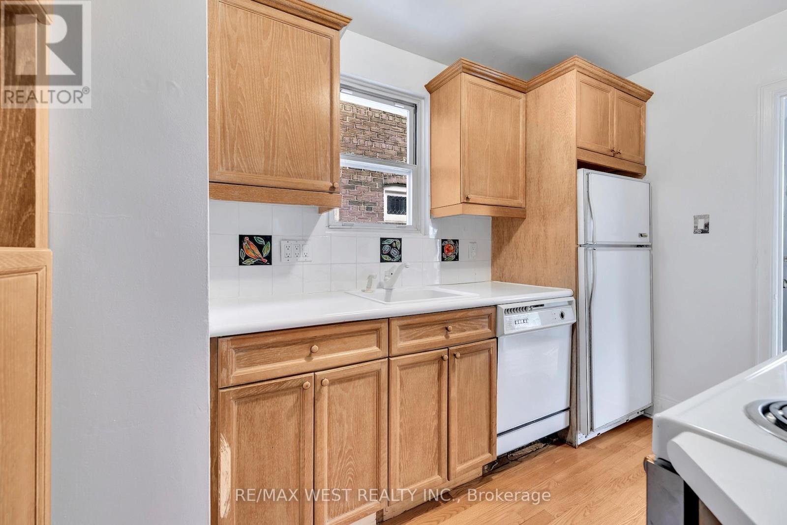 284 Fairlawn Avenue, Toronto, Ontario  M5M 1T1 - Photo 8 - C13076612