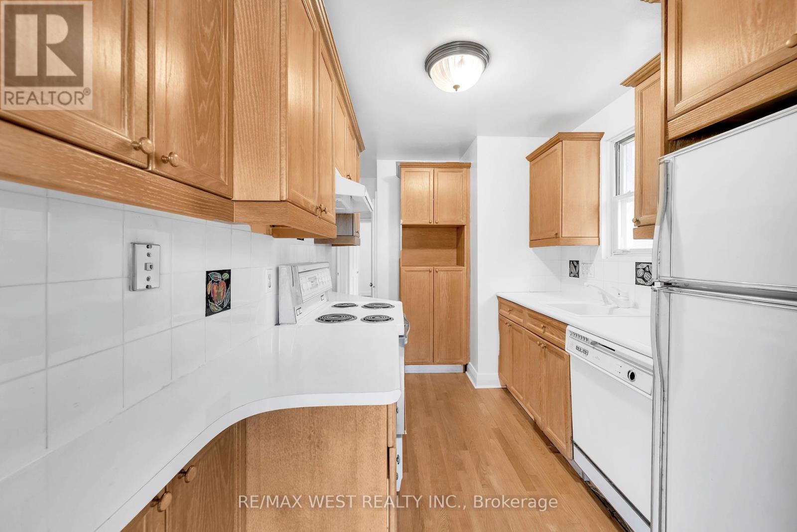 284 Fairlawn Avenue, Toronto, Ontario  M5M 1T1 - Photo 9 - C13076612