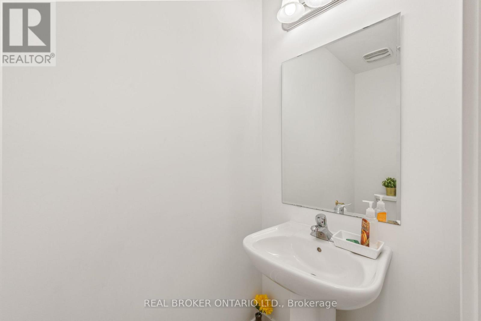 9 Nautical Way, Whitby, Ontario  L1N 0N2 - Photo 20 - E13076486