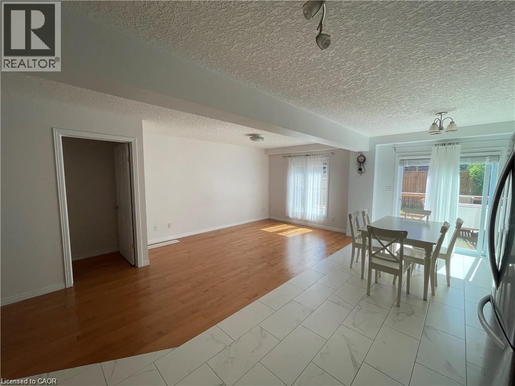 98 Udvari Crescent, Kitchener, Ontario  N2N 0A2 - Photo 2 - 40826587