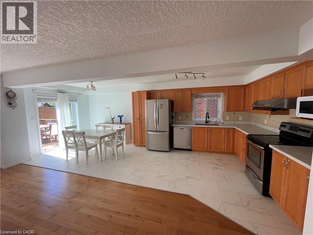 98 Udvari Crescent, Kitchener, Ontario  N2N 0A2 - Photo 3 - 40826587