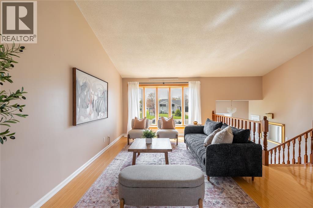 10 D'andrea Trail, Sarnia, Ontario  N7S 6H2 - Photo 6 - 26009902