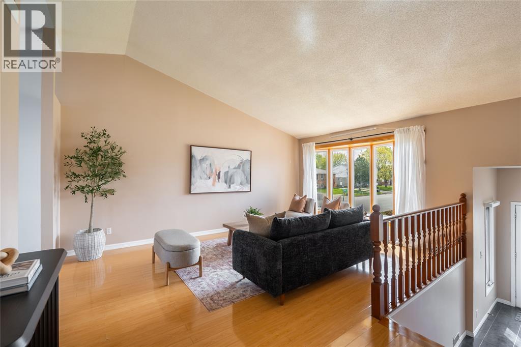 10 D'andrea Trail, Sarnia, Ontario  N7S 6H2 - Photo 5 - 26009902
