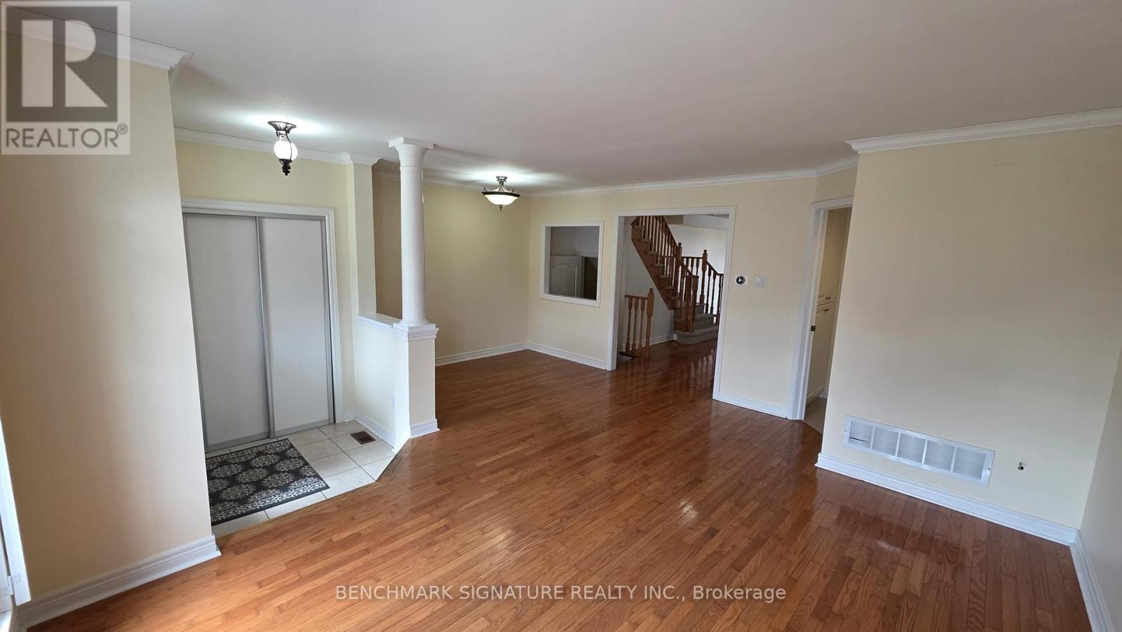 2030 Bur Oak Avenue, Markham, Ontario  L6E 1X6 - Photo 3 - N13076468