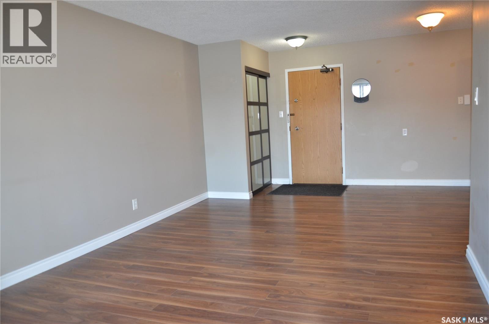 312 315 Tait Crescent, Saskatoon, Saskatchewan  S7H 5K6 - Photo 3 - SK034691