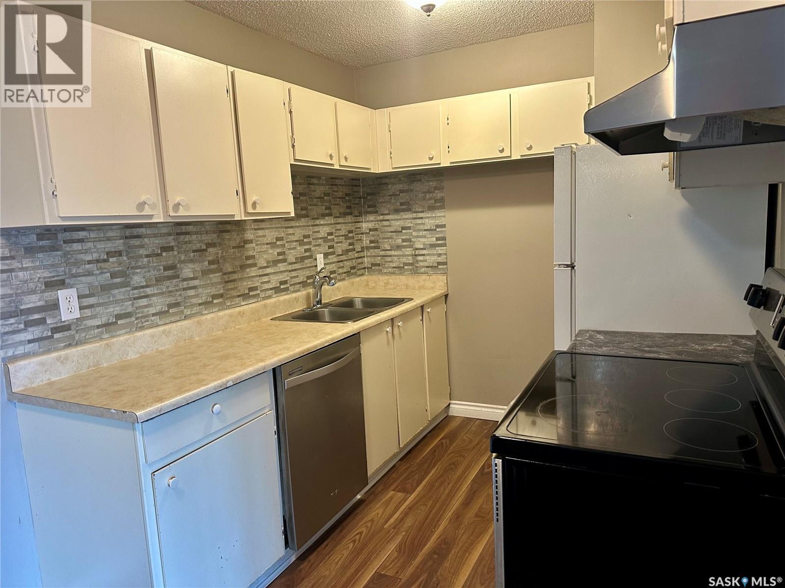 312 315 Tait Crescent, Saskatoon, Saskatchewan  S7H 5K6 - Photo 6 - SK034691