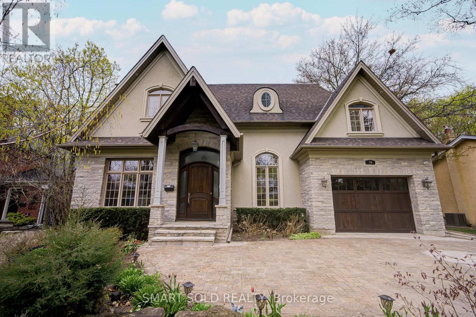 70 HARTFIELD ROAD, Toronto, Ontario